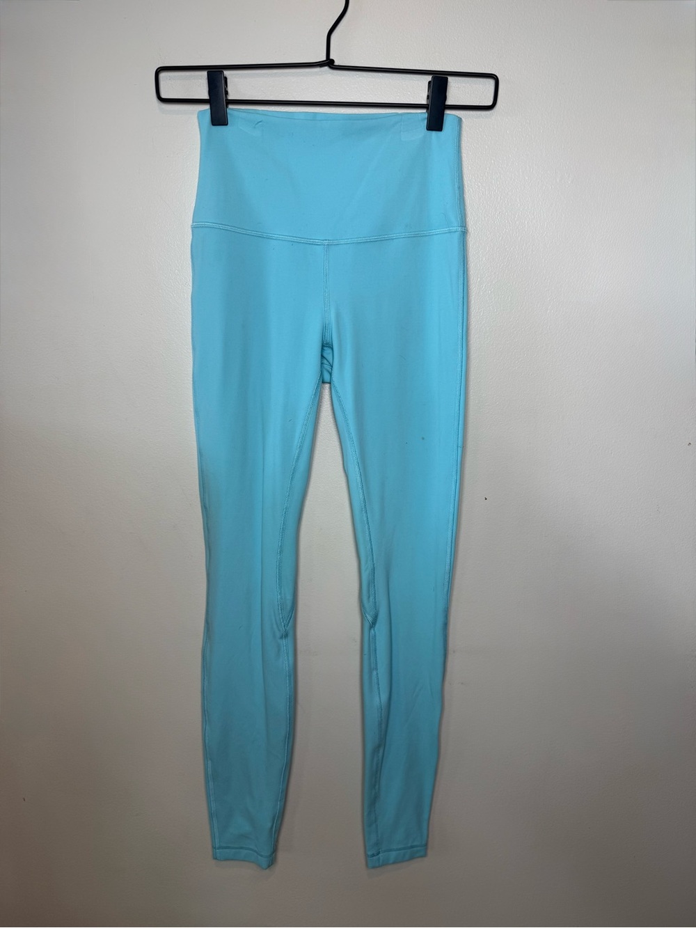 Lululemon Align High-Rise Pant 28"
Cyan Blue —SIZE 4